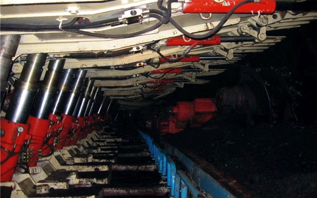 三機(jī)配套綜采工作面 三機(jī)配套綜采工作面