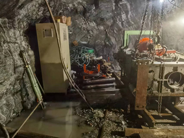 湖南天井鉆機施工現(xiàn)場 湖南天井鉆機施工現(xiàn)場