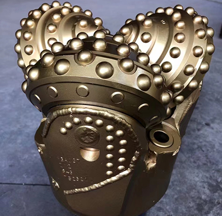 導(dǎo)孔鉆頭做好,發(fā)往河南礦山施工