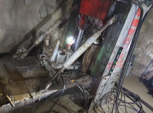 銀川礦山井下反井鉆機施工現(xiàn)場